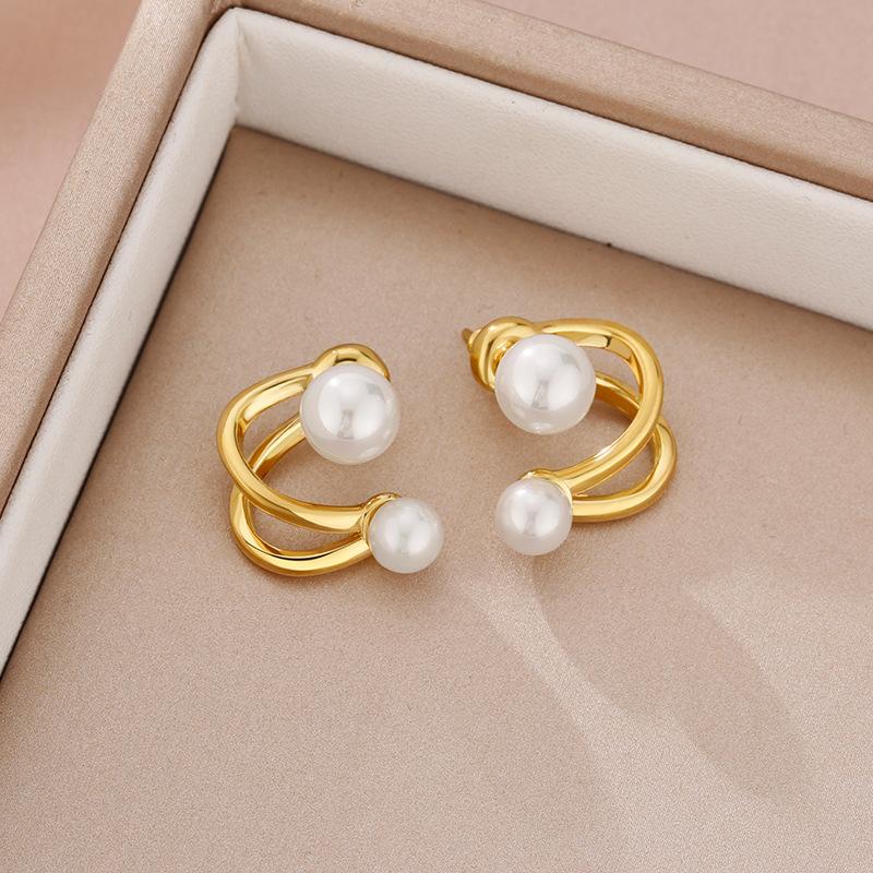 Retro Pearl Earrings Women's Unique Temperament Stud Earrings Niche Design High-end Light Luxury Autumn and Winter Earrings