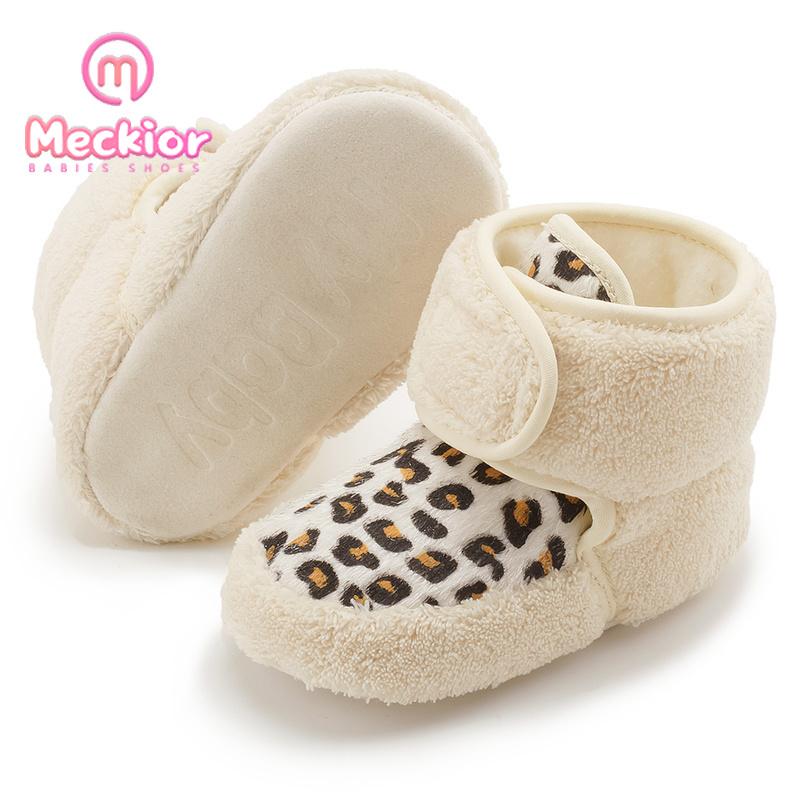 

Новая зимняя детская обувь, пинетки с леопардовым принтом, классические элементы, теплый пух, противоскользящие, обувь для первых ходунков, обувь для детской кроватки, хлопковые зимние сапоги