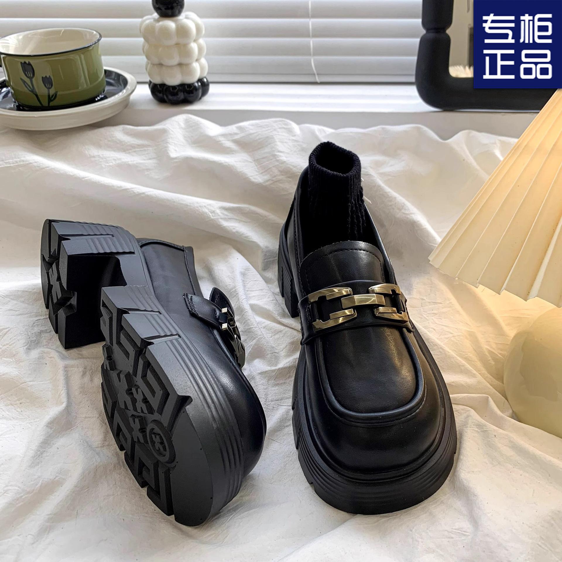 

Французская круглая головка на толстом каблуке-платформе, британские весенние новые универсальные туфли 2025 года, черные ретро-лоферы, маленькие кожаные туфли для женщин 40 чёрный