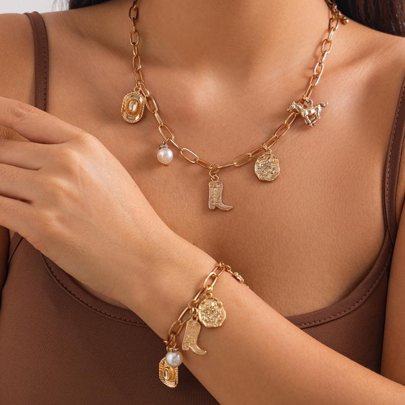 Irregular Pendant Necklace Adjustable Length Necklace Distinctive Pendant Necklace with Various Pendants for Comfort