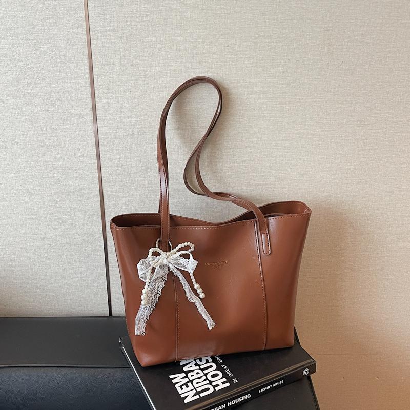 Retro Big Bag Women's New Trendy Niche Design Shoulder Bag Large Capacity Commuter Extra Large Bag