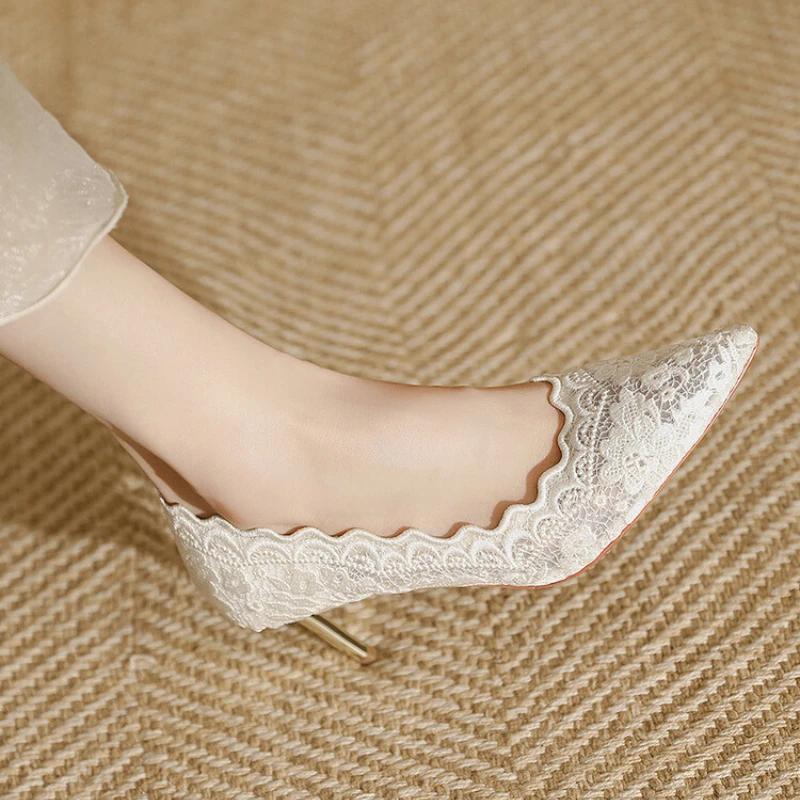 Fashion Embroidered Bridal Shoes Wedding Shoes Retro French Sandals 6.5cm High Heels Single Shoes Thin Heels Banquet Pointed Pumps