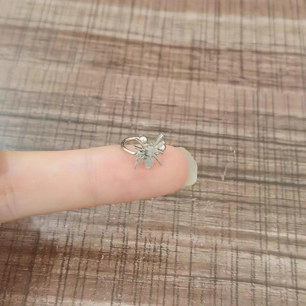 "Elegant Zircon Ear Cuff for Women - Clip-On Light Bulb Design, No Piercings Needed, Luxury & Trendy Style"