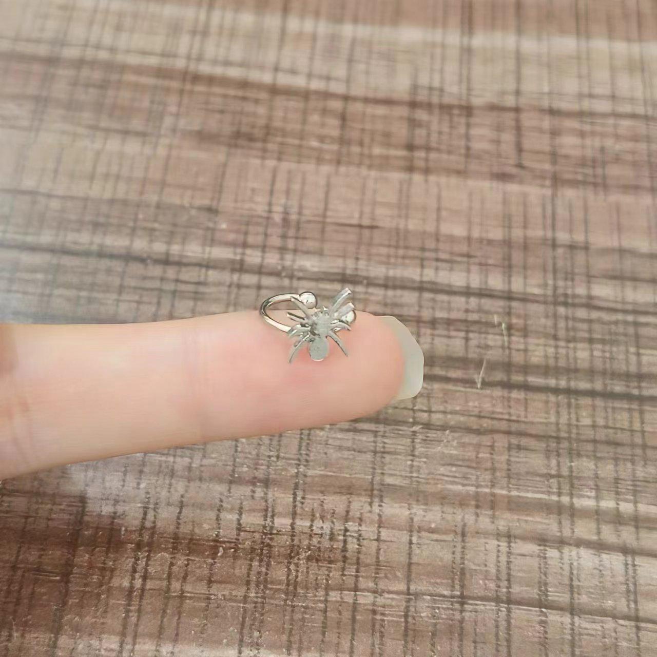 

Белые клипсы-бантики для женщин - Трендовые, Милые, Высококлассные, Не требуют пирсинга