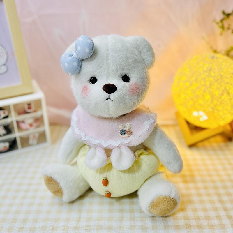 Jucărie de pluș Lina Bear de 30 cm cu pijama de travestit