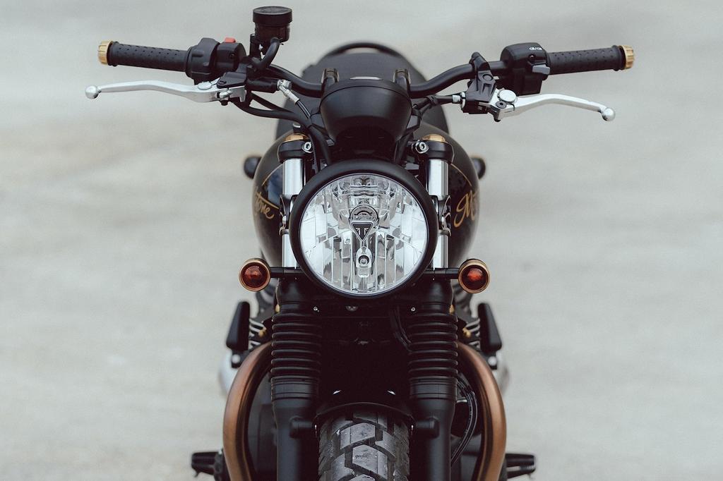 Motone Turn Signal Aluminum Billet Black/Brass M10 General Purpose Bullet Type E Mark Certification 2 Pieces XNM003