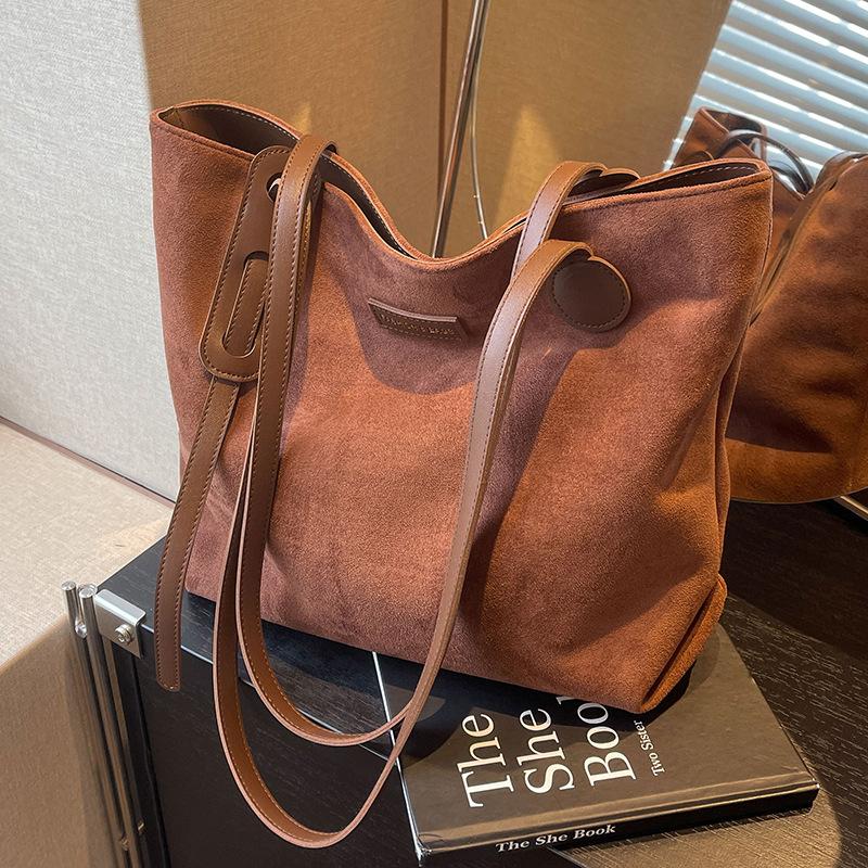 Frosted retro bag women's large-capacity new autumn and winter versatile shoulder bag casual class tote bag