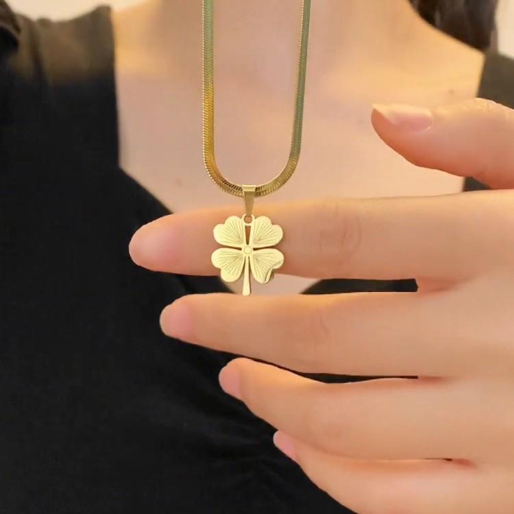 Wenjian Four-Leaf Clover Titanium Steel Necklace for Women - Light Luxury Snake Chain Clavicle Jewelry