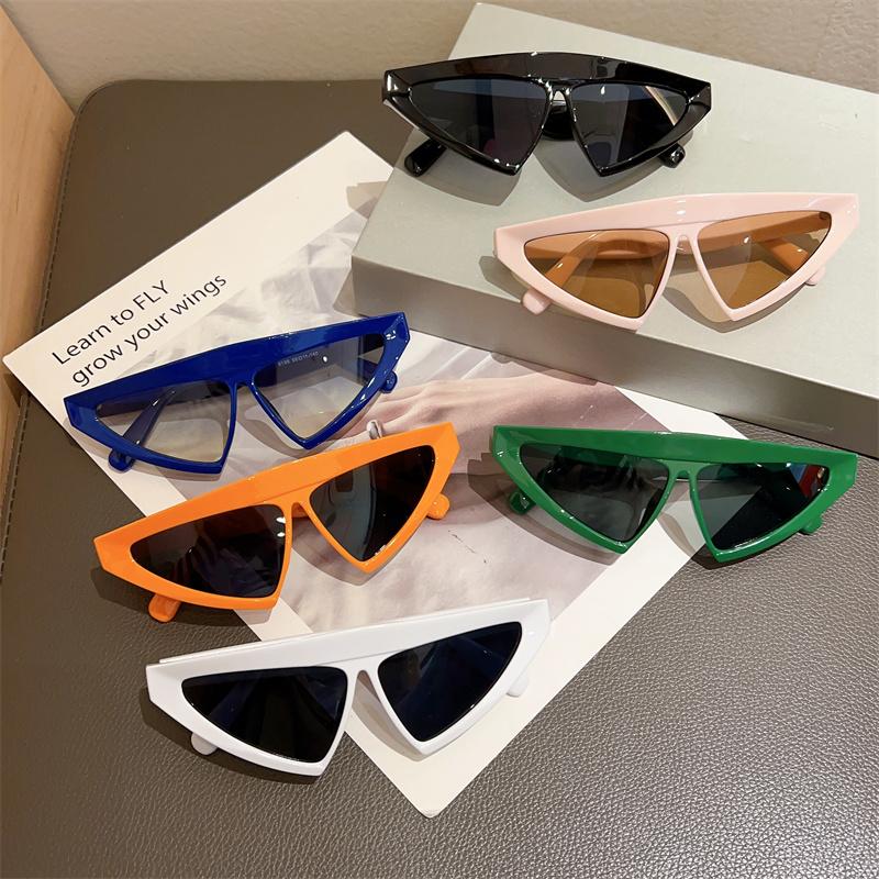 KAMMPT Triangle Shape Sunglasses Men Women Fashion Futuristic Goggle Eyewear Trendy Luxury Brand Designer UV400 Sun Glasses