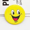 Flerfarget Smiley-ansiktsmerke: Brosjenål for hotellpersonale og barn