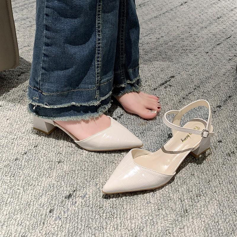 

Sandals women s 2025 spring European and American fashion versatile new pointed head bag head one-word buckle belt hollow thick heel fashion sandals 39 бежевый