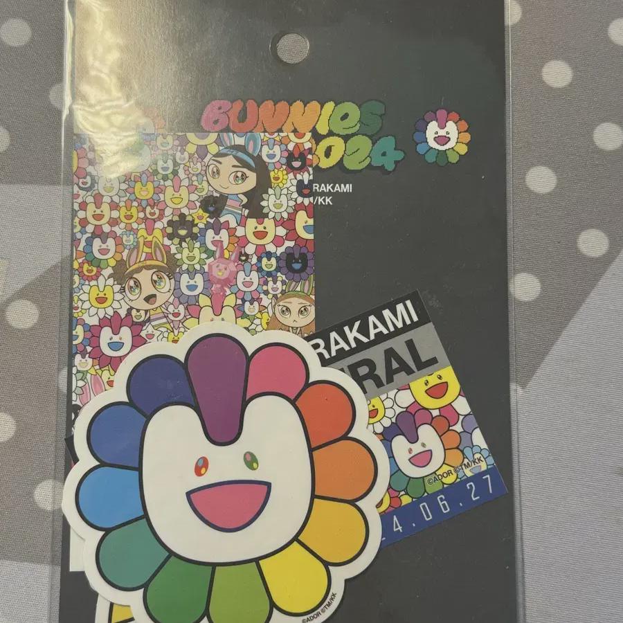 

NewJeans Набор наклеек с площадки Tokyo Dome Мураками