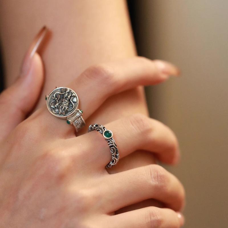 Niche Grass Designs Grain Green Zirconium Hollow Female Fashion Retro Rings