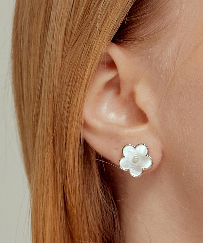 Tatiana Pearl Dot Blossom Earrings Ec1901