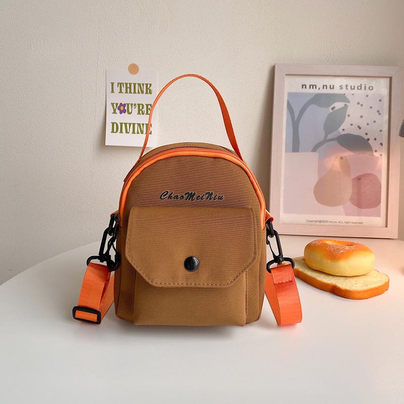 

Контрастна нейлонова невелика квадратна сумка на одне плече з косим розмахом великої місткості маленький рюкзак хіп-хоп вулична нейтральна модна сумка one size fits all коричневий