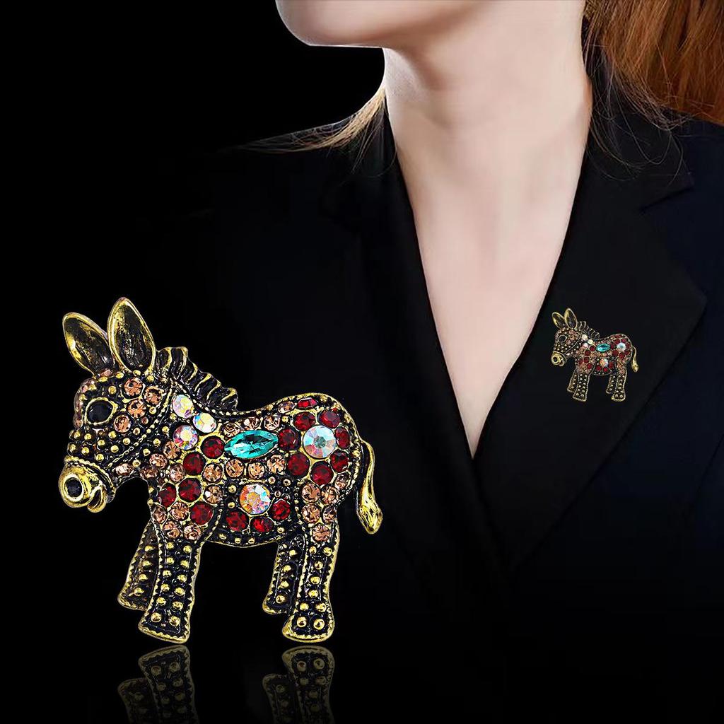 "Vintage Donkey Rhinestone Brooch: Creative Animal Pin Jewelry Accessory"