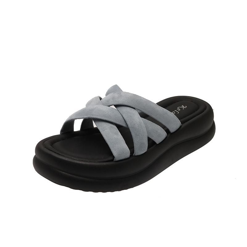 With skirts, cool slippers, women's outer wear is beautiful 2025 new summer versatile thick bottom fashion summer go out high sense