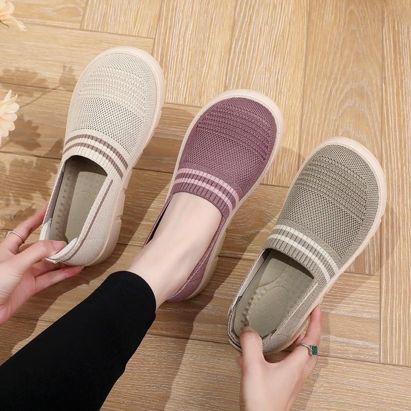 2025 summer women's old new versatile soft-soled old Beijing cloth shoes casual breathable flat-soled single shoes soft-soled mother shoes