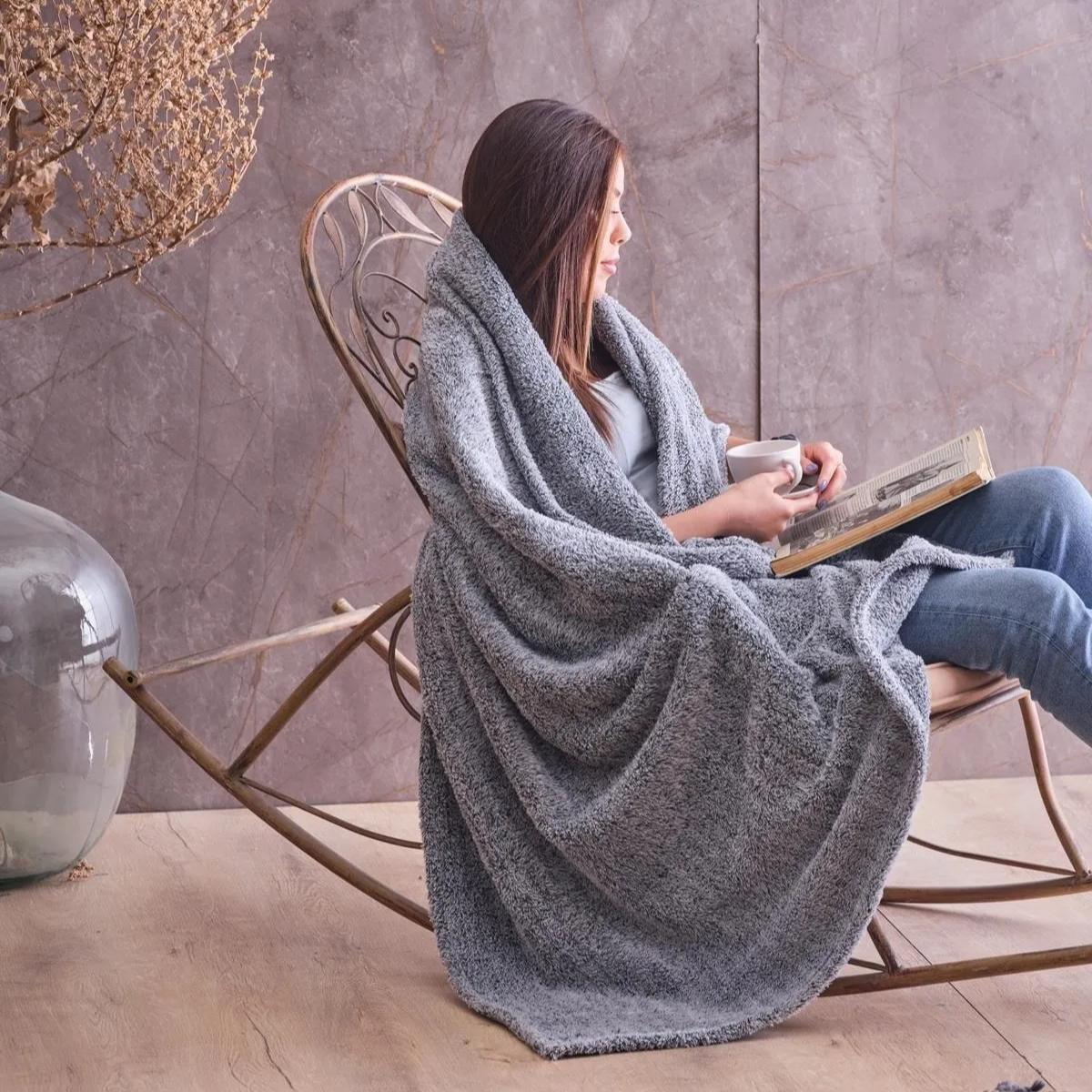 

Одеяло под телевизор Flufy Wellsoft 110x170 см 110x170 Cm серый