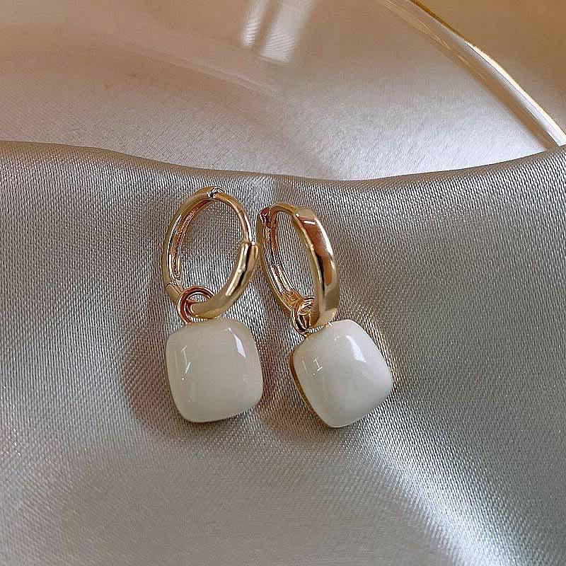 Orecchini da pendolare ad alto senso di stile Orecchini di lusso leggero con senso di design di nicchia Orecchini per il temperamento femminile