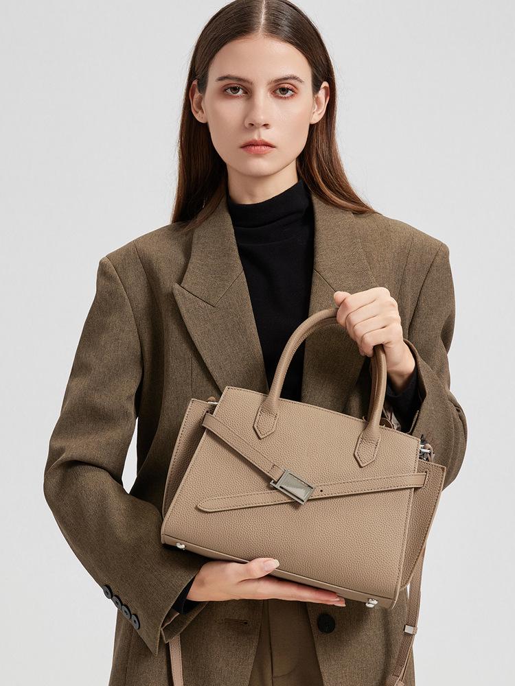 2025 Women's Genuine Leather Versatile Fashion Handbag - Large Capacity Shoulder Bag