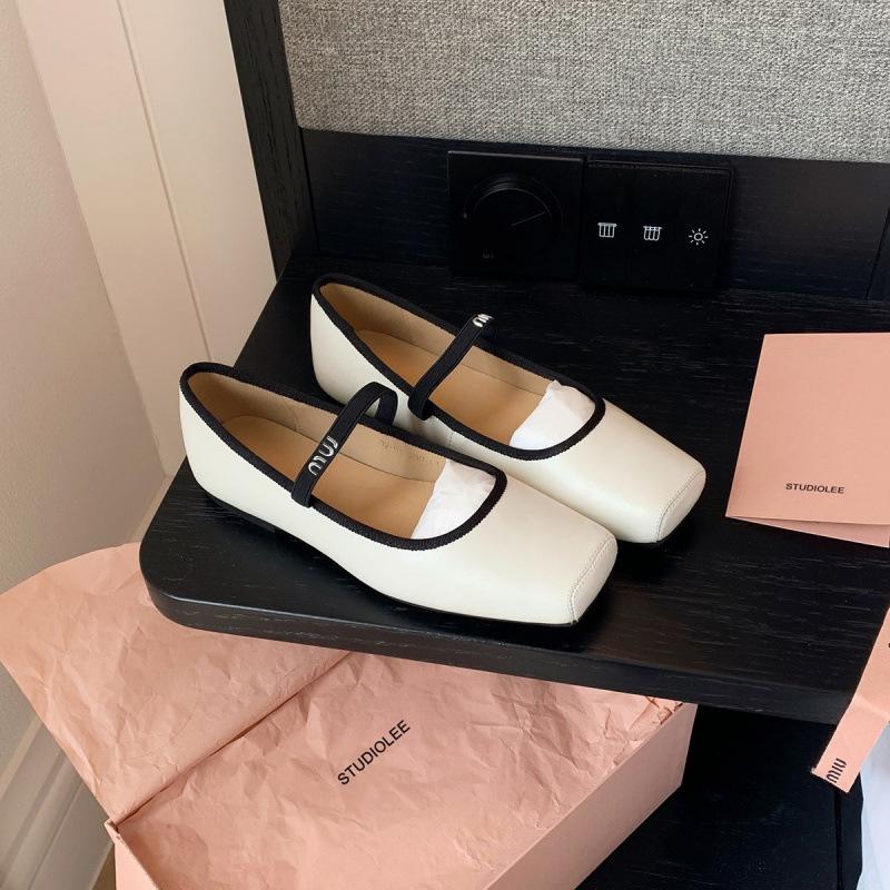 

Shoes square head word with versatile shallow mouth flat bottom ballet style Mary Jane shoes women 40 белый