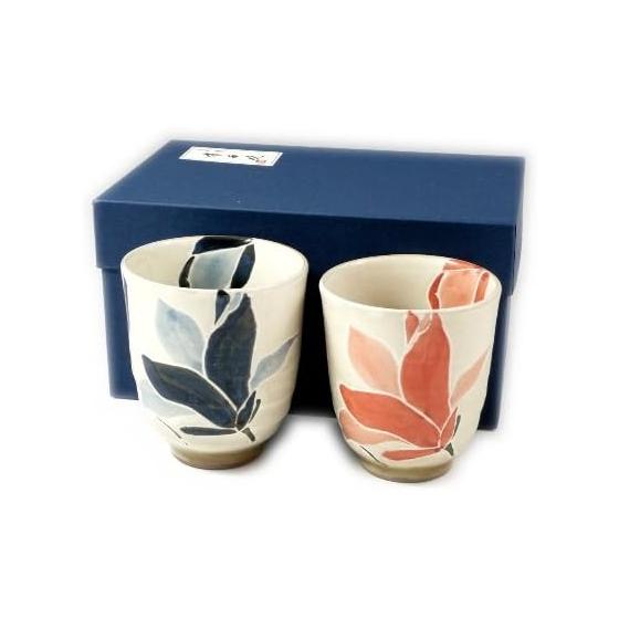 Arita Hasami ware Isaozan kiln Mokuren group teacup (couple teacup) 20825