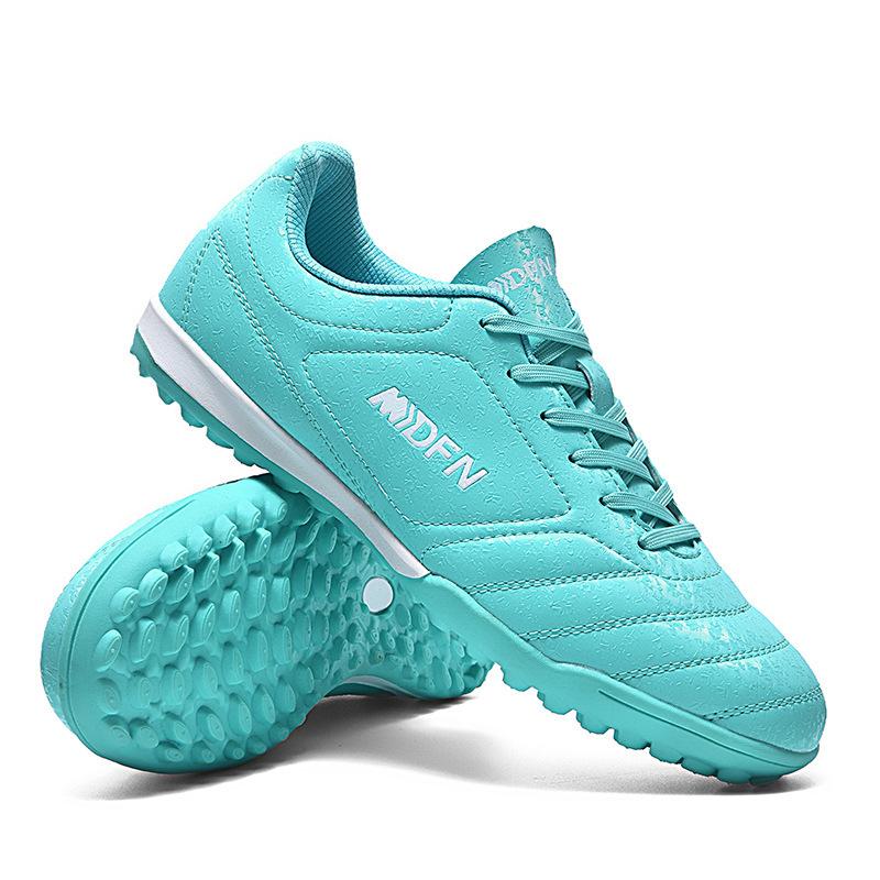 Xiyin Amazon 32-47 large size low-top football shoes, student lawn training and competition shoes are in stock.