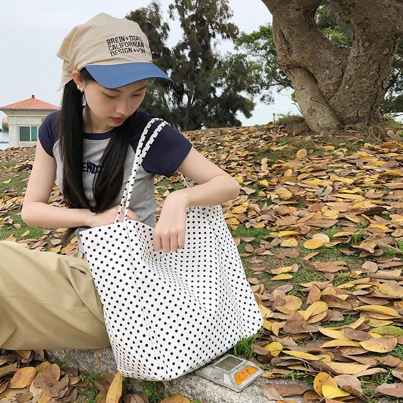 Selling Retro Casual Polka Dot Canvas Women's Shoulder Bag  Fashionable Versatile Practical Large Capacity Tote Bag