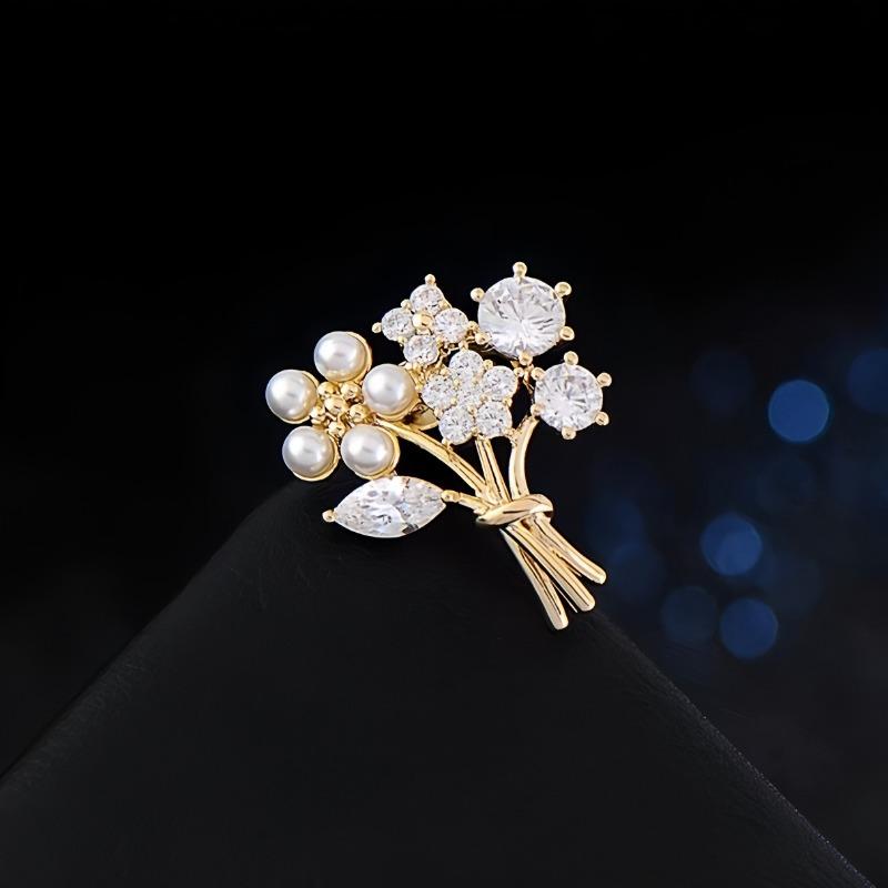 Anti-glare Brooch, High-end, Exquisite and Fashionable Women's Fixed Clothes, Brooch Accessory, Cardigan Collar Decoration