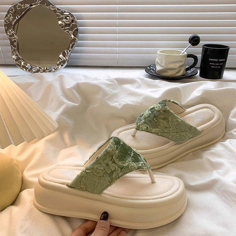 Beautiful Fairy Style Slippers Female Summer Wear 2025 New Thick Bottom Heightened Non-slip Skirt Beach Cool Slippers