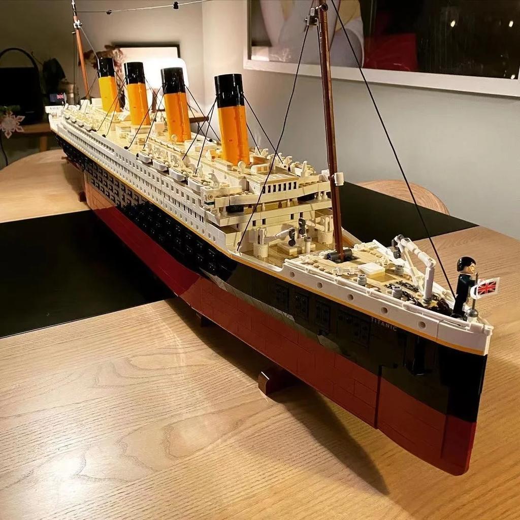 New 9090Pcs Large Cruise Boat Ship Model Home Decoration Diy Gift Desktop Ornament Children'S Birthday Gift