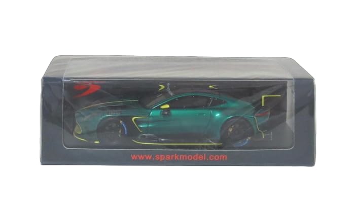 

Spark Aston Martin Vantage AMR GT3 EVO Презентация 2024 Готовая модель 1/43