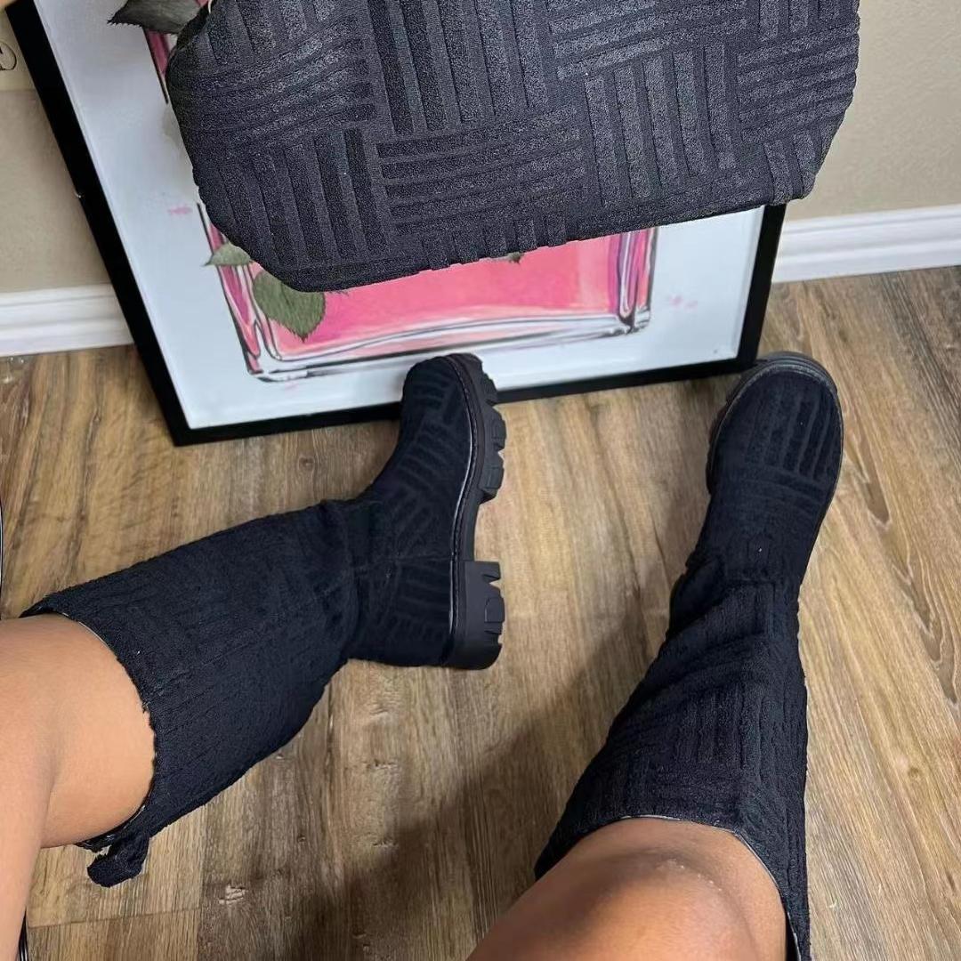 

Теплые зимние сапоги на толстой подошве и толстом каблуке. Однотонные хлопковые сапоги с большим полотенцем. Мотоциклетные ботинки. 36 чёрный