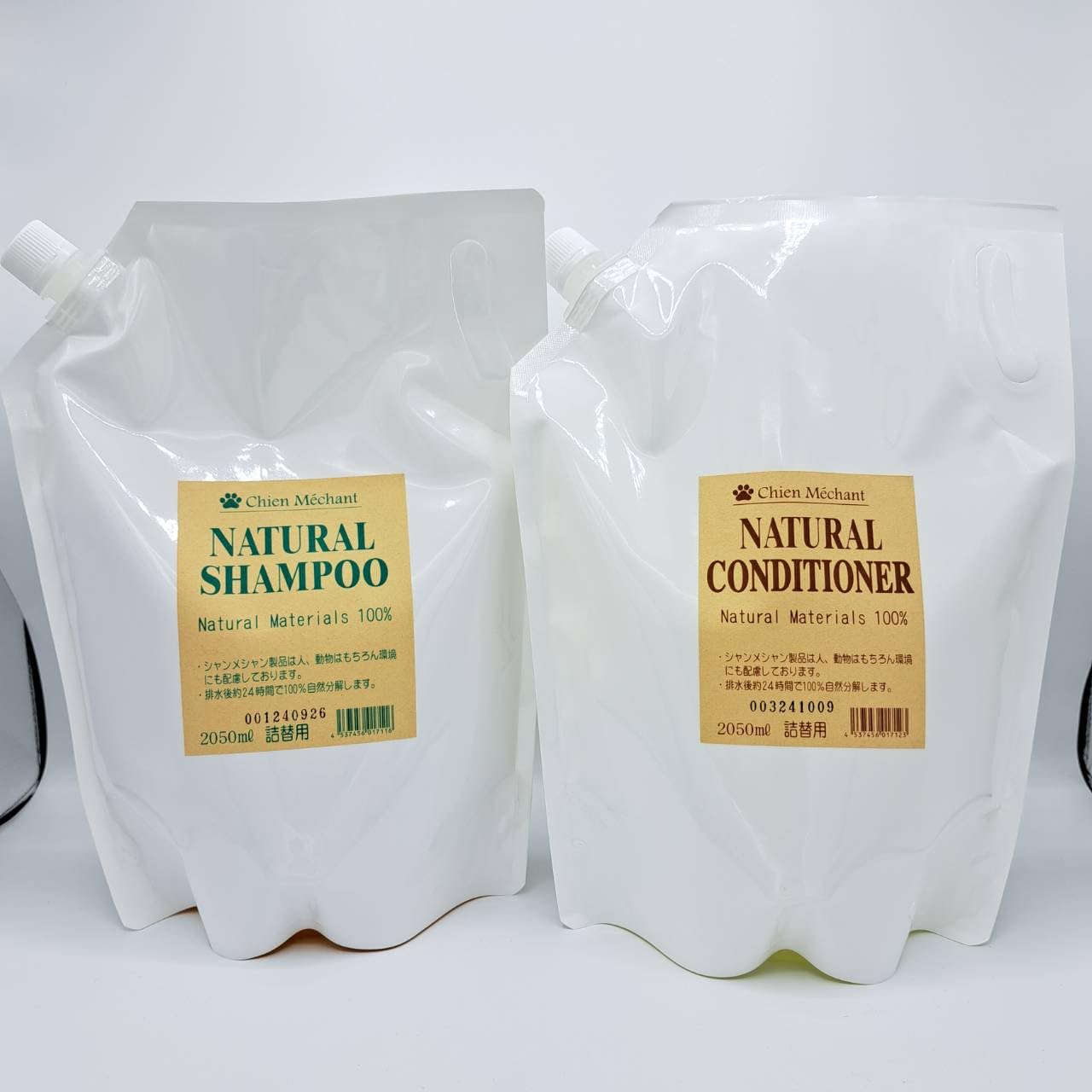 

Chien Mechant Натуральный шампунь и кондиционер Рефилл для Рефилл x Кондиционер Домашние животные, 2 050 мл (Набор 2) (Сменный блок шампуня)