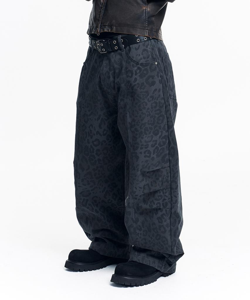 EASY NO EASY Curved Leopard Pants - Charcoal