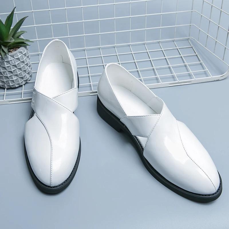 2026New Roman Sandals Summer Men Casual Leather Anti-skid Driving Flats Breathable Trendy Soft Soled Homme Designer Outdoor Shoe
