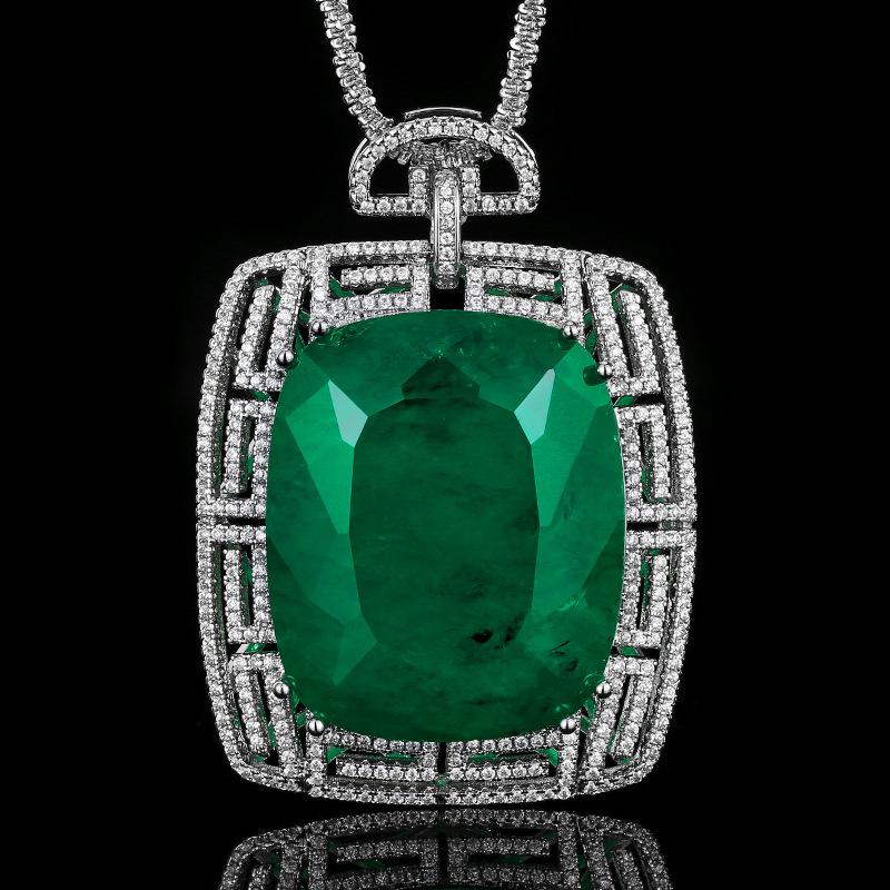 New Jewelry Necklace Emerald Color Vintage Women's Style Banquet Fashion Large Square Pendant Light Luxury