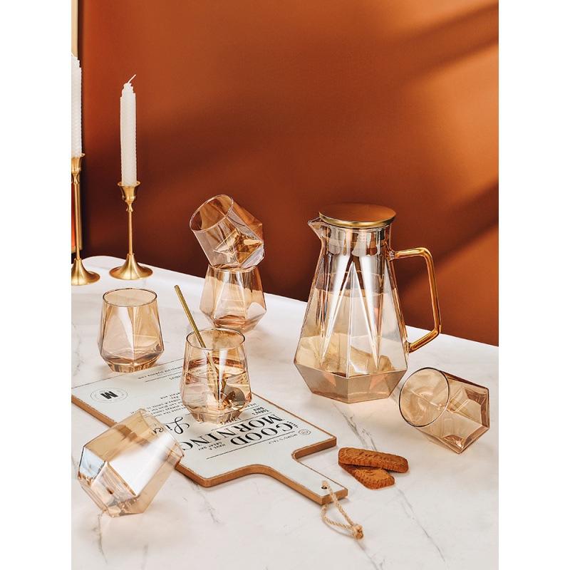 Set cadou cu apă din pahar: Fierbător, cești și ceașcă de ceai pentru casă și sufragerie