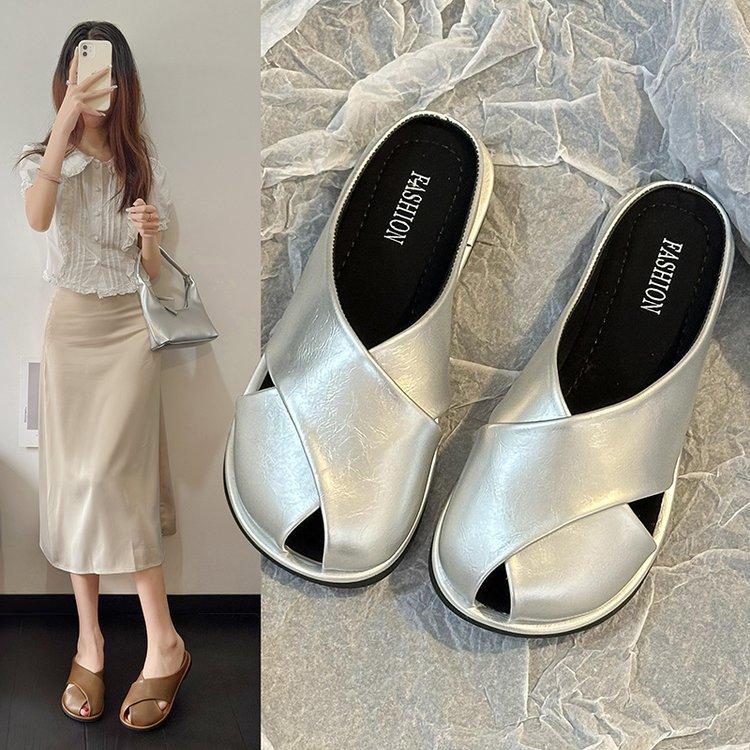

Thick-bottomed bag head and half slippers for women s summer wear, new French flat-bottomed one-pedal pregnant women s fish mouth cool slippers 40 коричневий