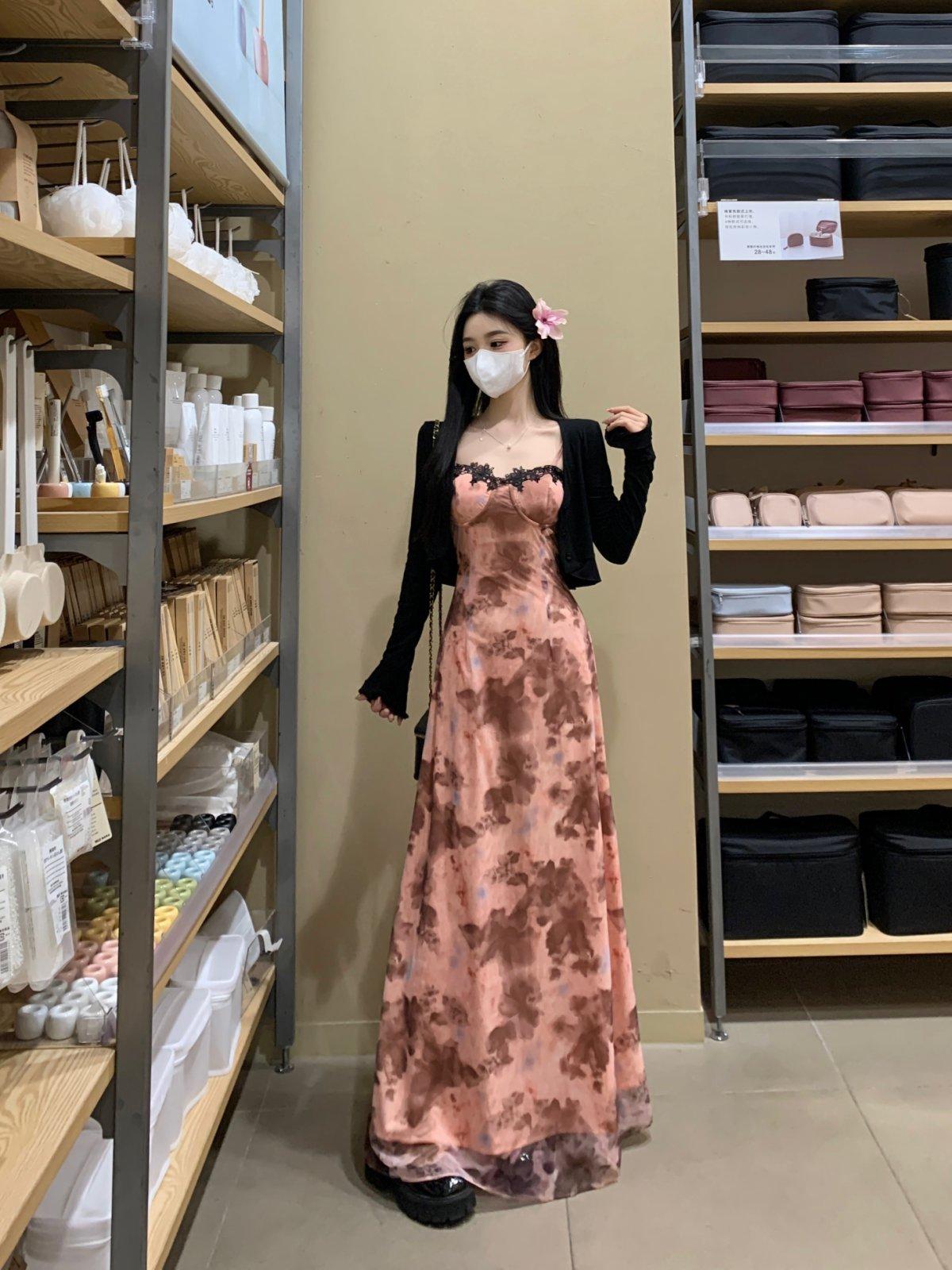 

Early autumn pure desire French two-piece set, lace lace floral suspender skirt + perspective knitted cardigan set S