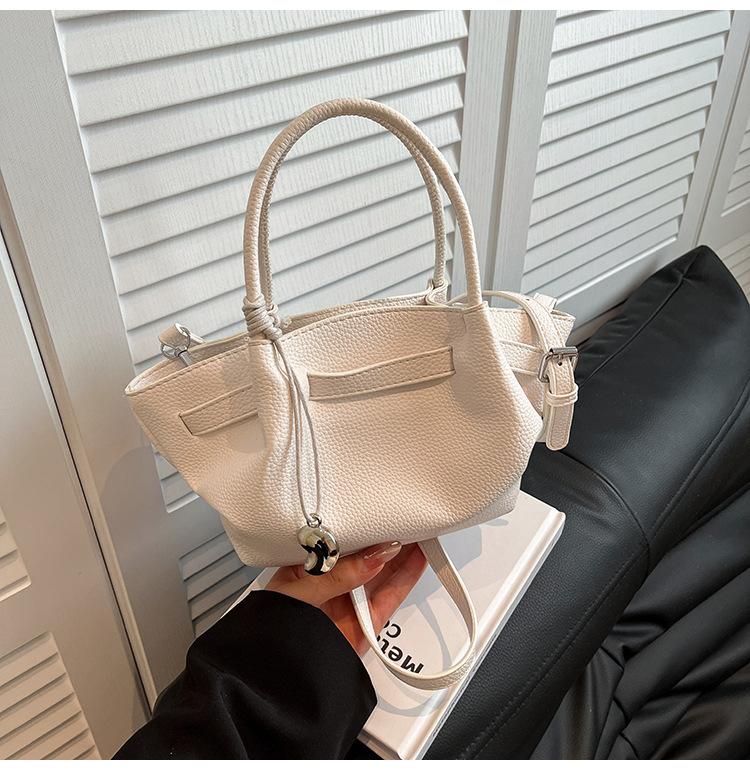 

Summer popular small bag women s 2025 new exquisite versatile messenger bag super fire portable wing bag белый