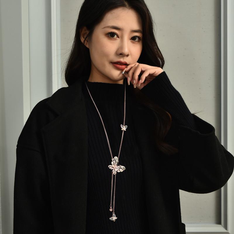 Elegant Long Butterfly Sweater Chain For Women Featuring Sparkling Alloy Design