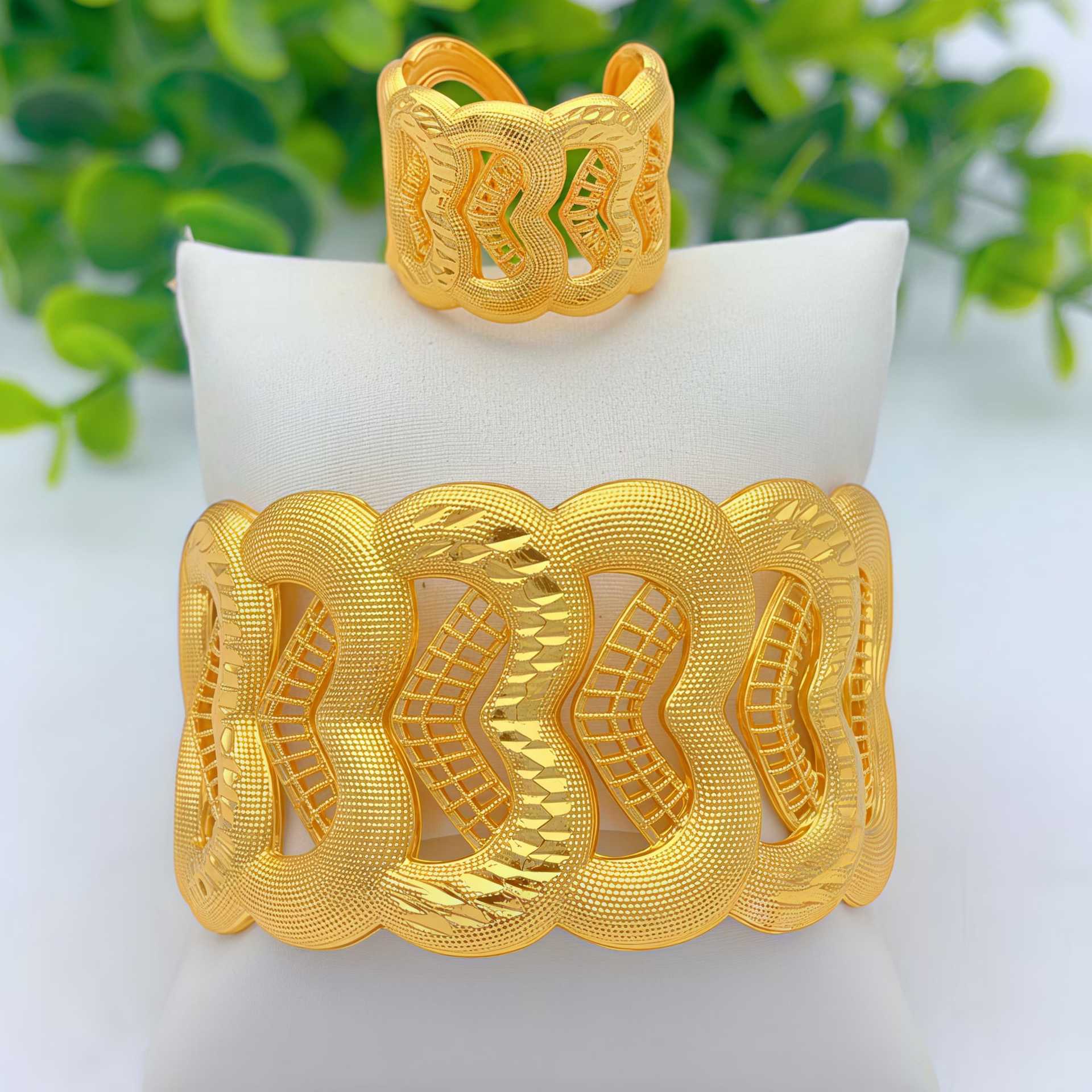 New Retro Simple Wide Face Opening Bracelet + Ring Temperament Geometric Ring Bracelet Dubai Middle East 2026 Resizable