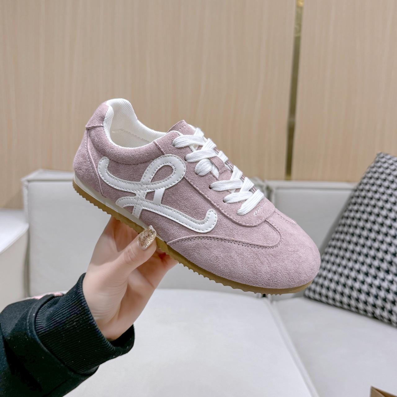 

Autumn new 2025 German training shoes women s lace-up single shoes soft sole light casual sports shoes retro Forrest Gump shoes 35 розовый