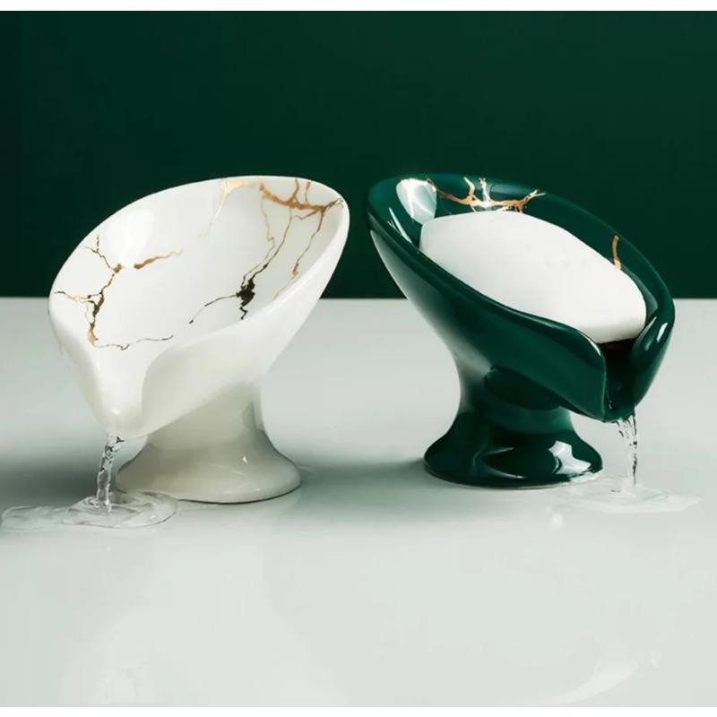 1PC Ceramic Leay Shower Soap Holder Bathroom and kitchen Supplies Leaf Shape Box Water Guide Hole Dish Storage Plate