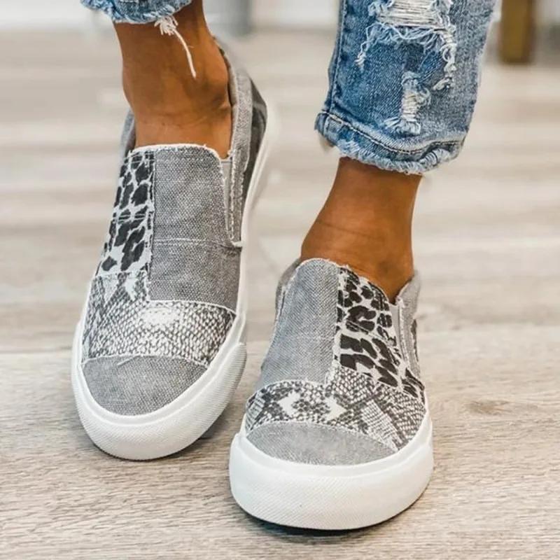 2025 Neue Damen Flache Canvas Schuhe Slip-on Damen Freizeit Loafer Verschleißfeste Damen Vulkanisierte Schuhe Heißverkauf Schuhe für Damen
