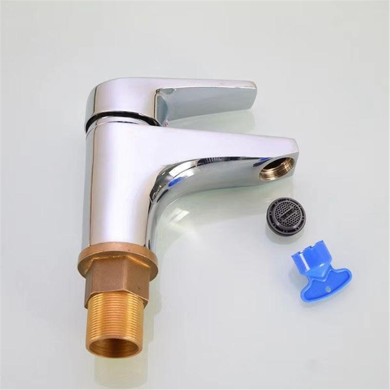 Aeratore per rubinetto di facile installazione con design in plastica resistente alla corrosione per aumentare la pressione dell'acqua e la filtrazione