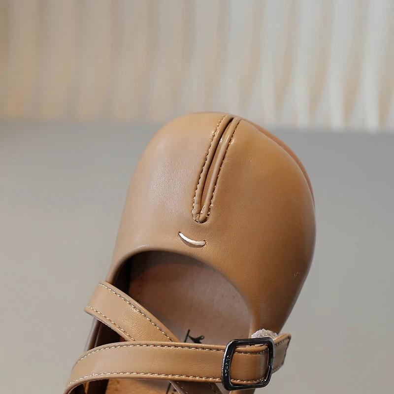 ThreeThree Girls' Shoes Spring and Autumn Soft Leather Fashion Baby Shoes Lightweight Breathable Girls Princess Shoes