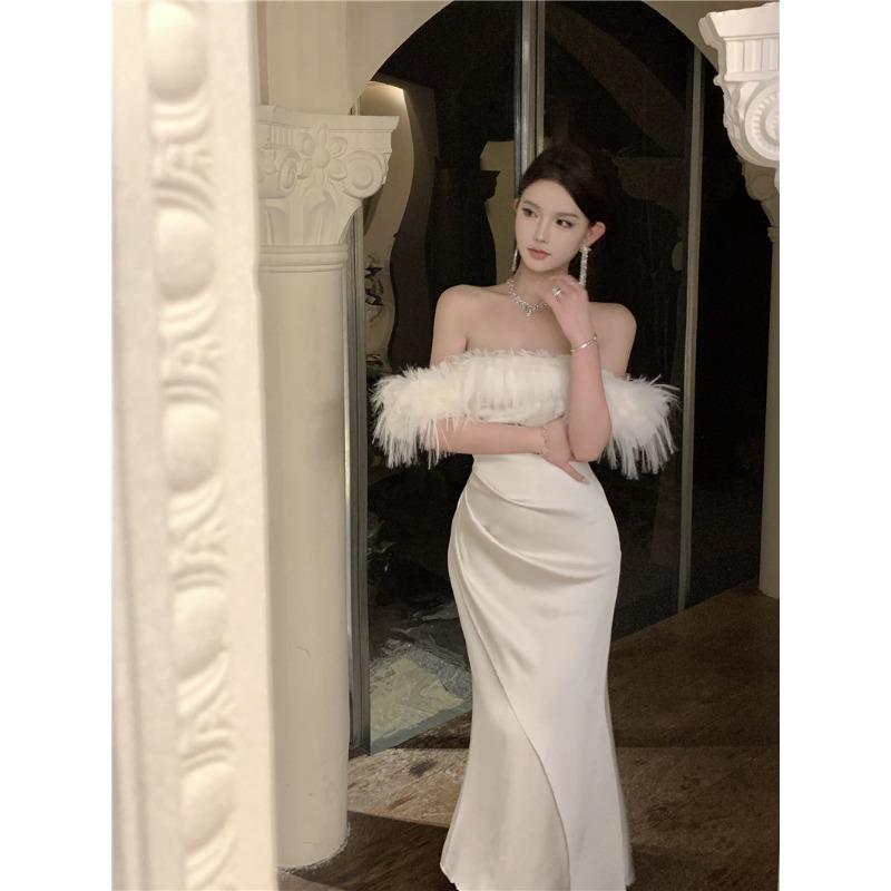 

Hepburn French High-end One-word Shoulder Dress Women s Autumn and Winter New Feather Satin Tube Top Evening Dress L брудно-білий